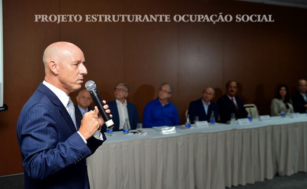 16.02 Pesquisa-de-campo-com-2-mil-jovens-de-bairros-do-Ocupao-Social-em-Linhares|||Fotógrafo:Thiago Guimarães