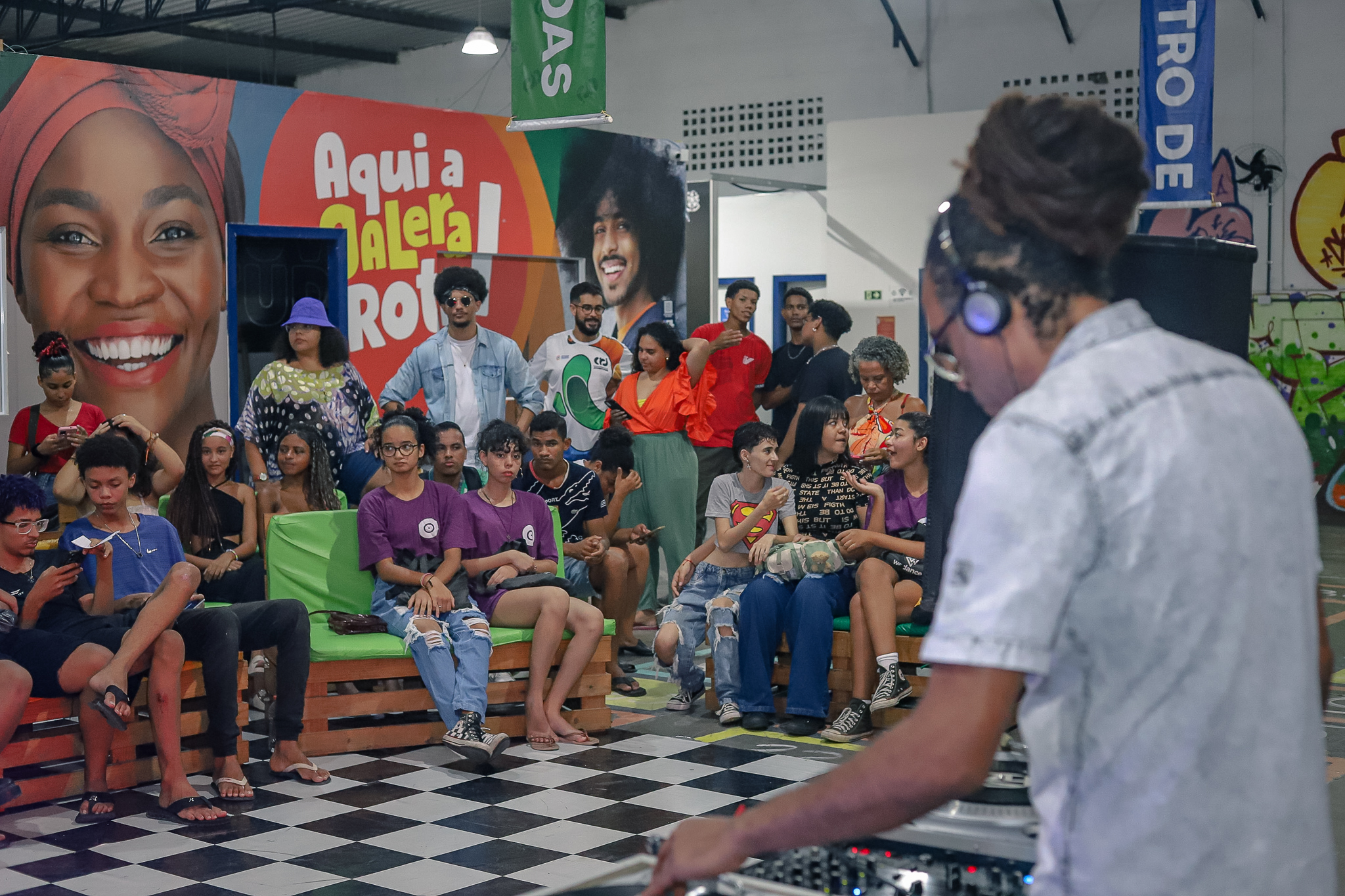 2.Vinil no CRJ Novo Horizonte. Foto de André Pega a Visão capa|||Fotógrafo:André Pega a Visão 